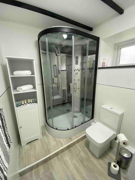 לאנדיילו Beautiful Renovated Former Coach House מראה חיצוני תמונה