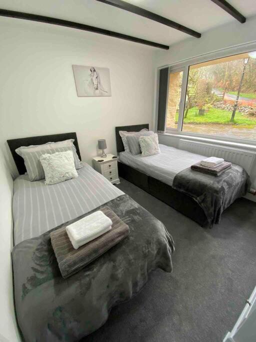 לאנדיילו Beautiful Renovated Former Coach House מראה חיצוני תמונה