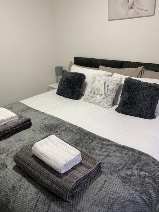 לאנדיילו Beautiful Renovated Former Coach House מראה חיצוני תמונה