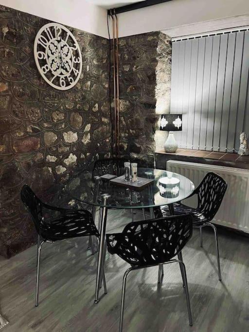 לאנדיילו Beautiful Renovated Former Coach House מראה חיצוני תמונה