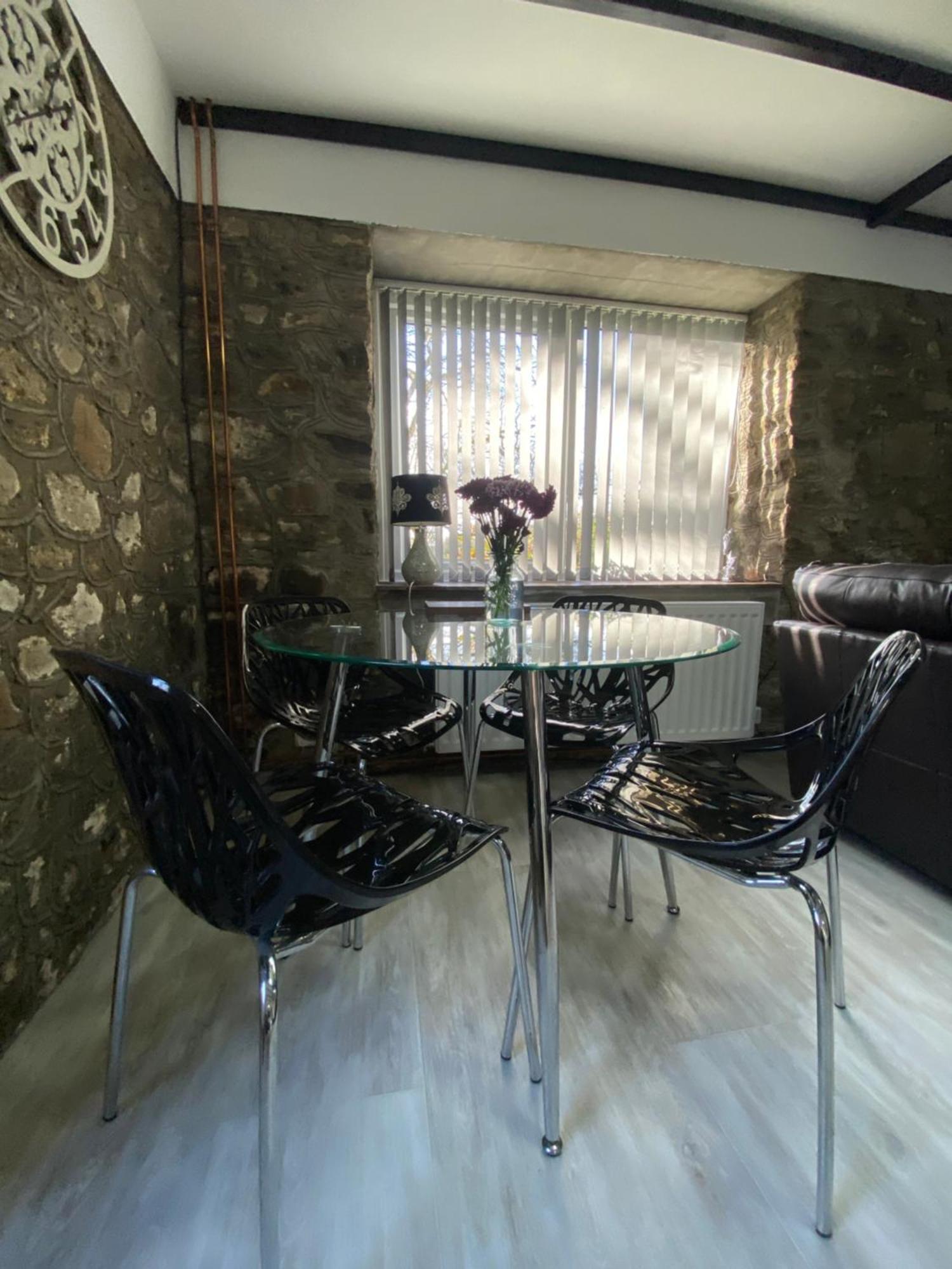 לאנדיילו Beautiful Renovated Former Coach House מראה חיצוני תמונה
